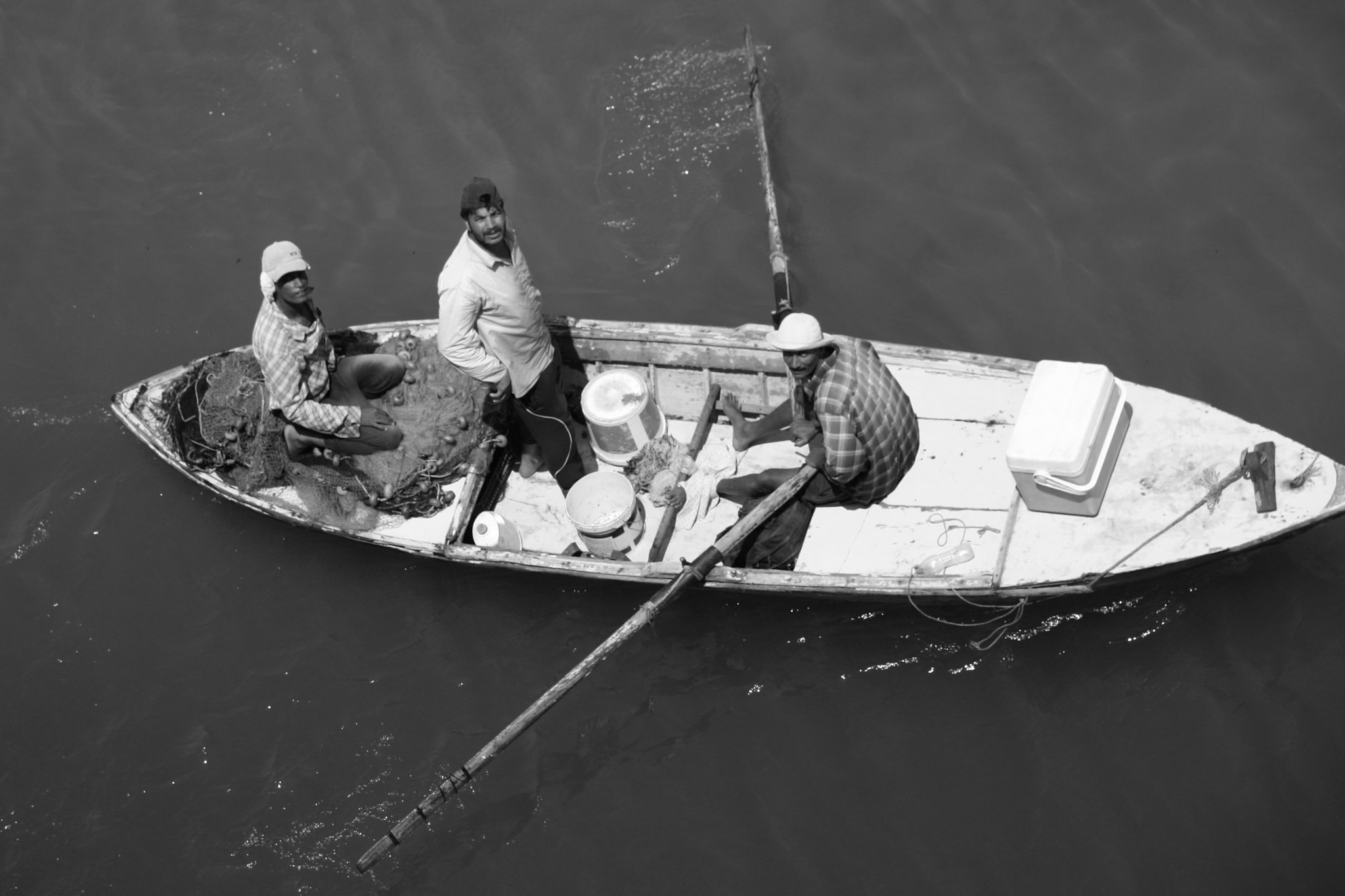 .5-5.6 IS sample photo. Fishermen in suez canal photography