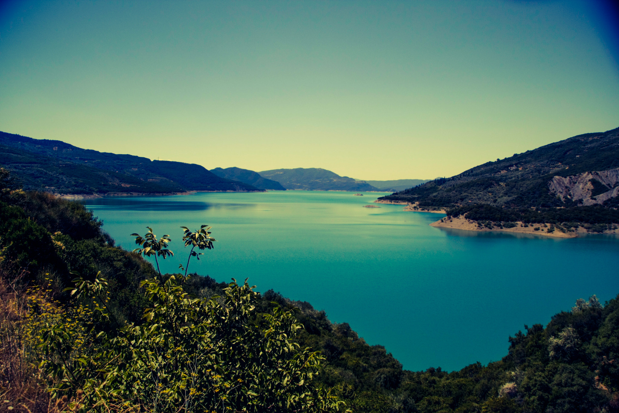 Sigma 18-200mm f/3.5-6.3 DC OS sample photo. Lake photography