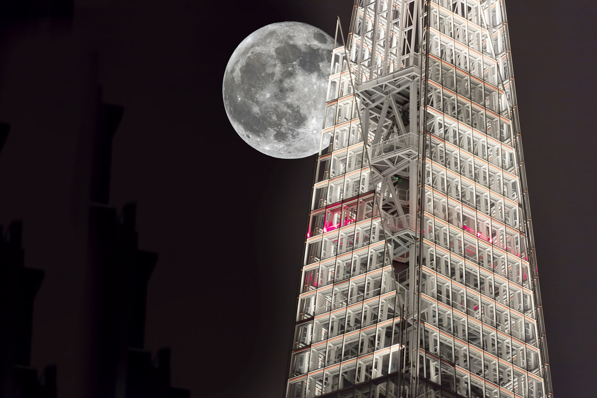 Canon EF 100-400mm F4.5-5.6L IS USM sample photo. The shard and moon photography
