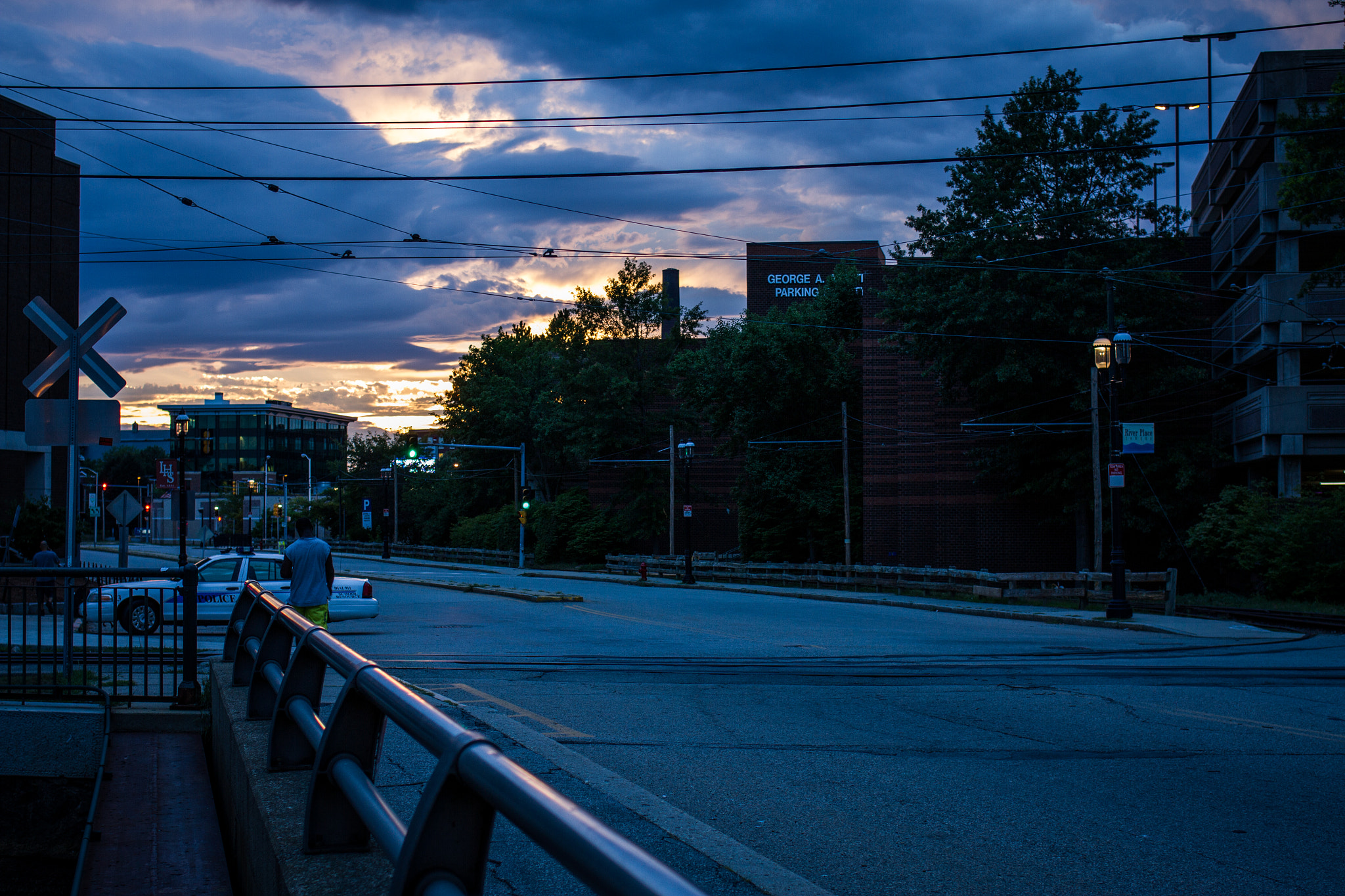 Canon EOS 7D + Canon EF 35mm F2 sample photo. Evening strolls photography