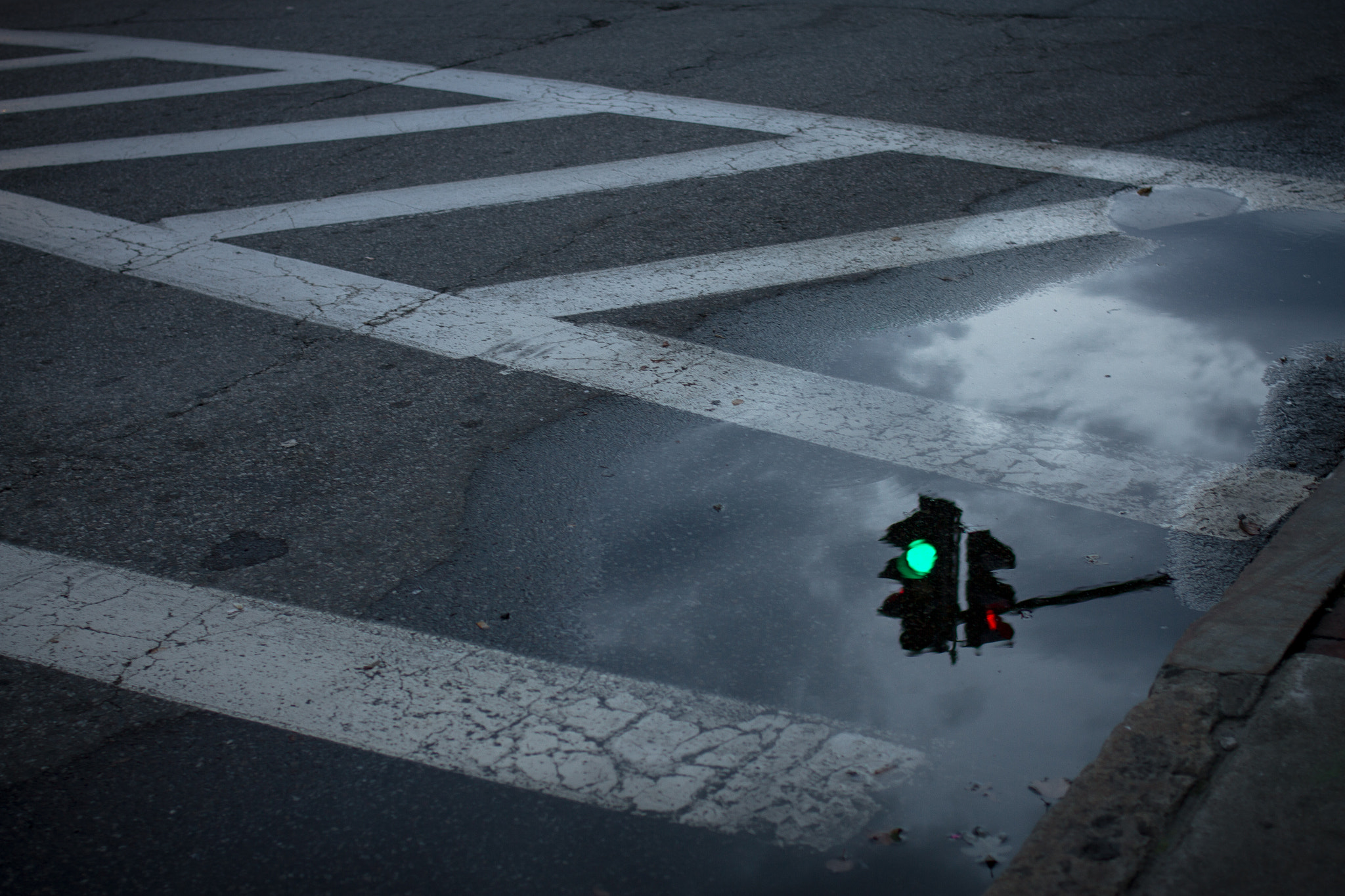 Canon EOS 7D + Canon EF 35mm F2 sample photo. Crosswalk go photography