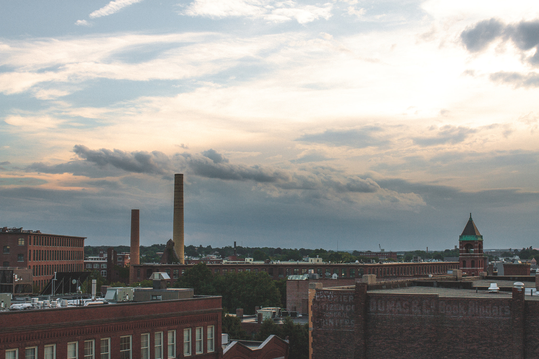 Canon EOS 7D + Canon EF 35mm F2 sample photo. City sky photography