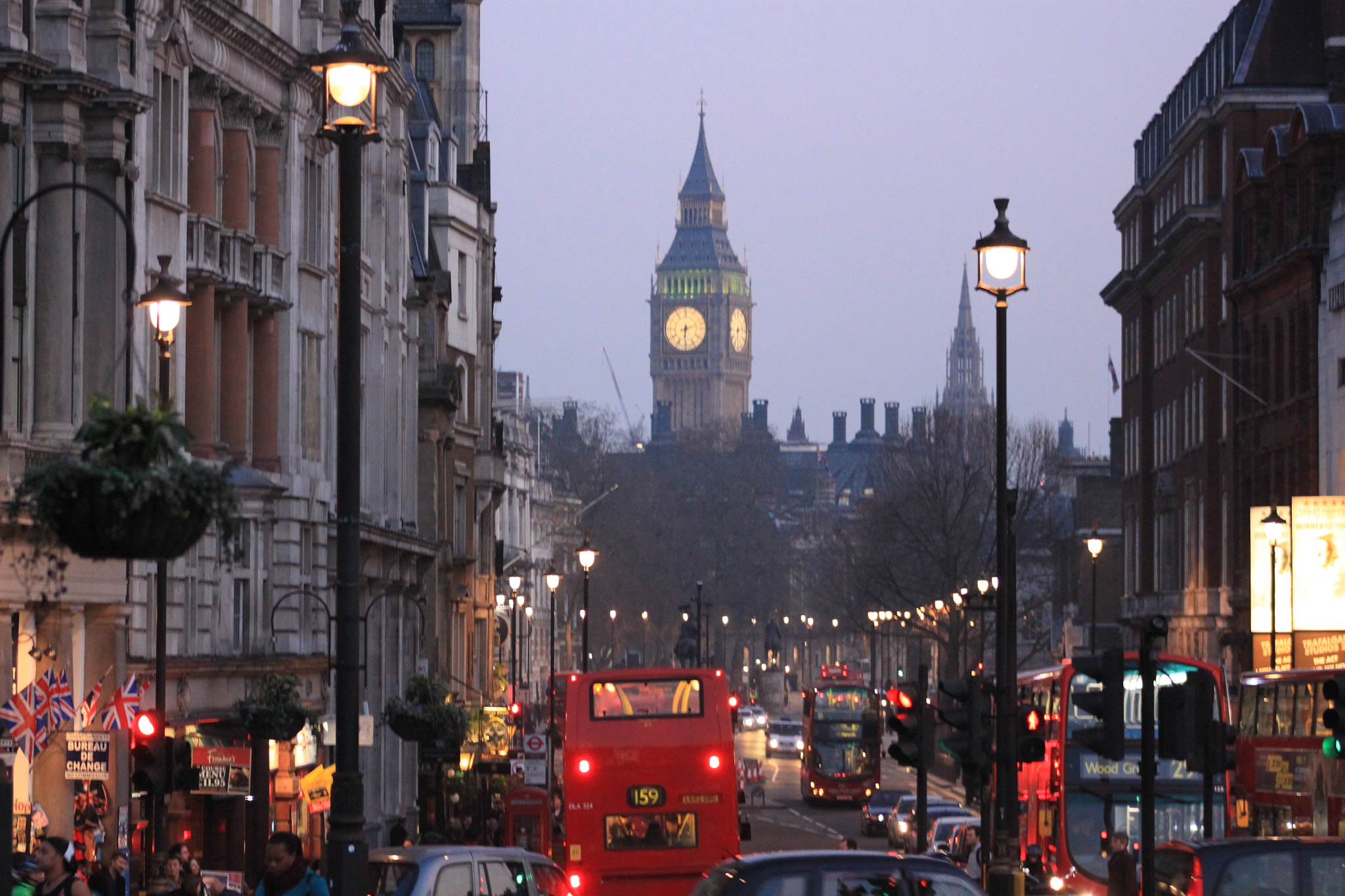 Canon EOS 500D (EOS Rebel T1i / EOS Kiss X3) + EF75-300mm f/4-5.6 sample photo. Look kids, big ben! photography