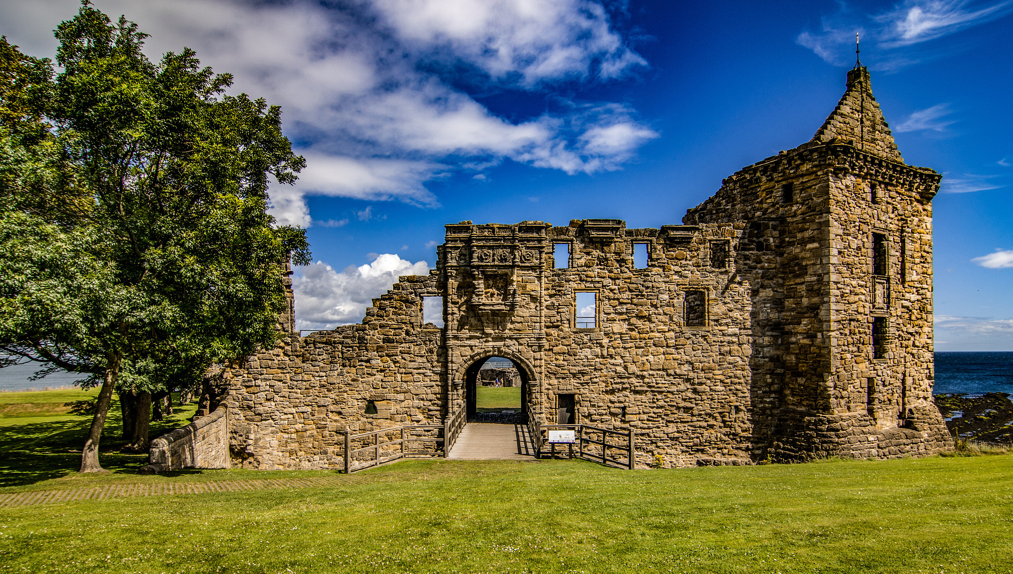 Tokina AT-X Pro 12-24mm F4 (IF) DX sample photo. St. andrews castle - scotland photography