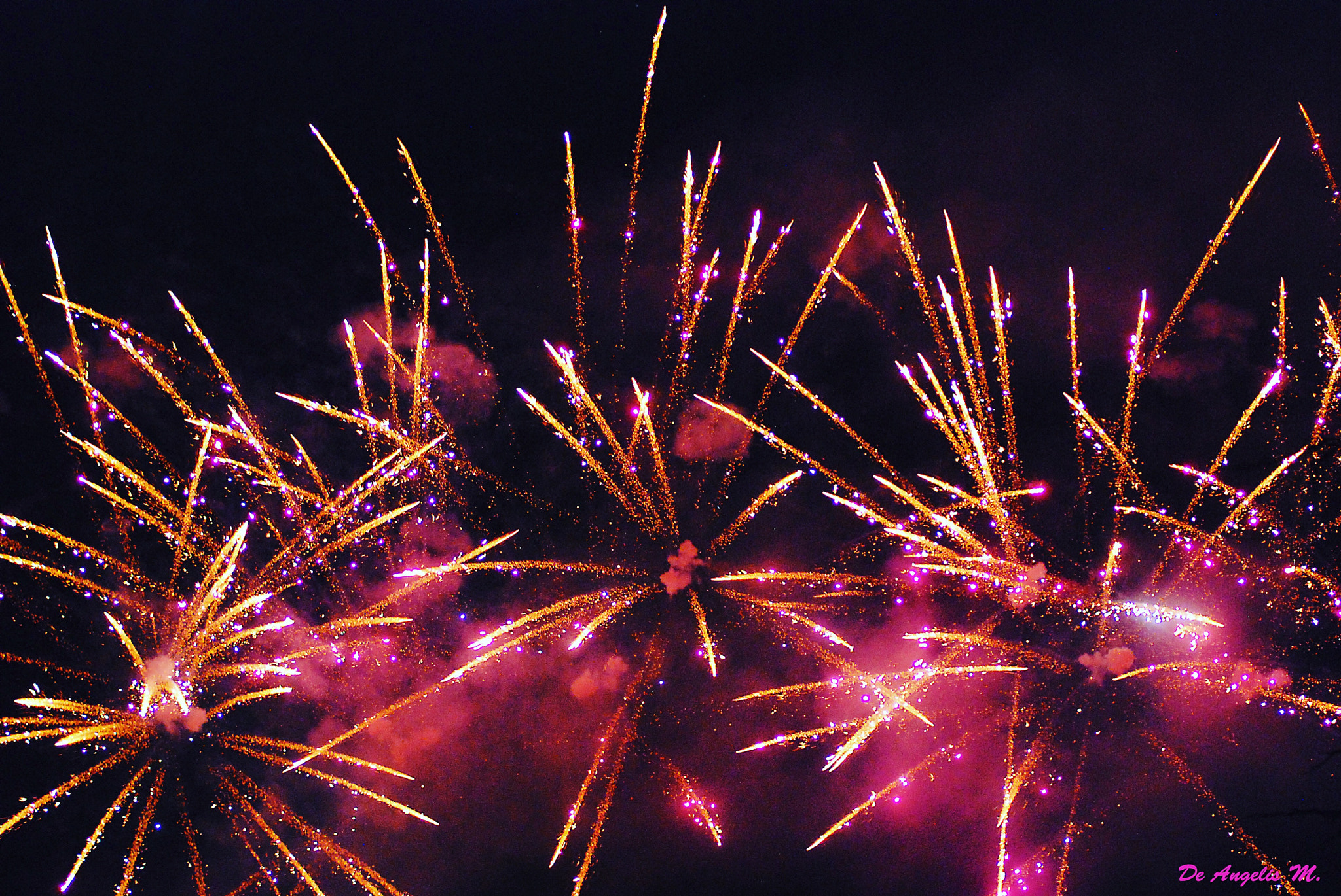 AF Zoom-Nikkor 80-200mm f/2.8 ED sample photo. Fireworks 15/08/2016 monteflavio photography