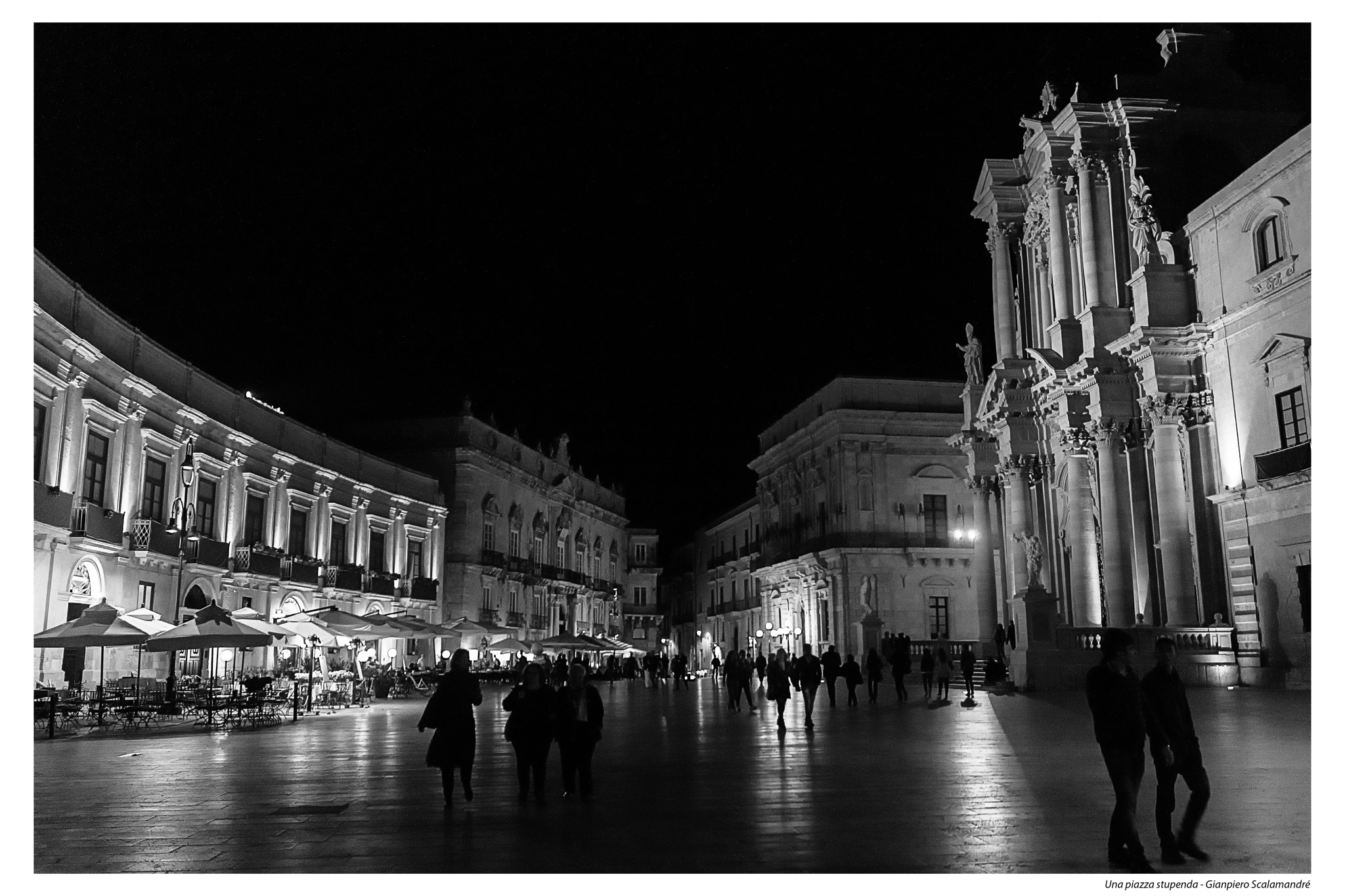 Sigma 17-70mm F2.8-4 DC Macro OS HSM sample photo. Una piazza stupenda photography