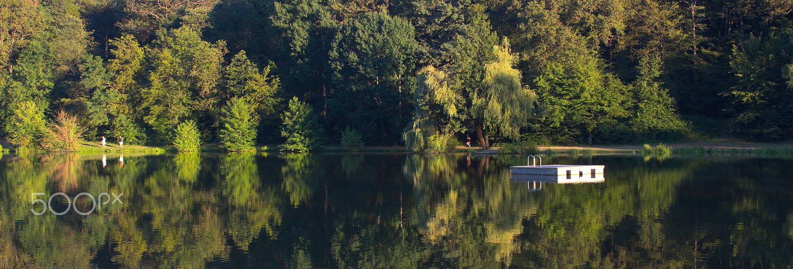 Canon EF 28-135mm F3.5-5.6 IS USM sample photo. Evening lake view photography