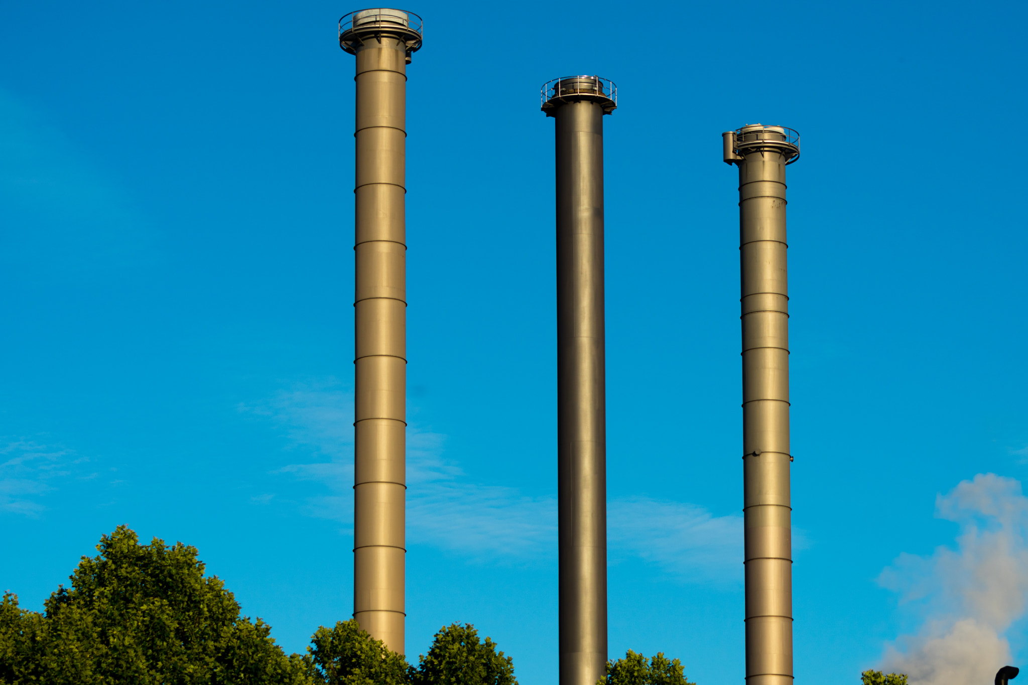 Sony 75-300mm F4.5-5.6 sample photo. Smokestack photography