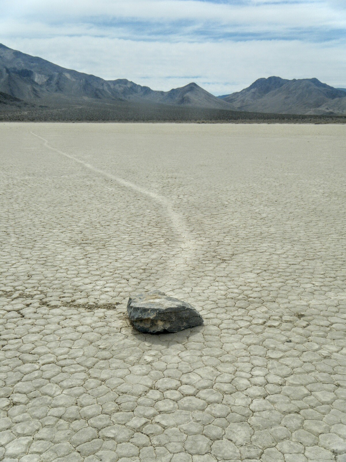 Fujifilm FinePix Z33WP sample photo. Moving rocks in death valley photography
