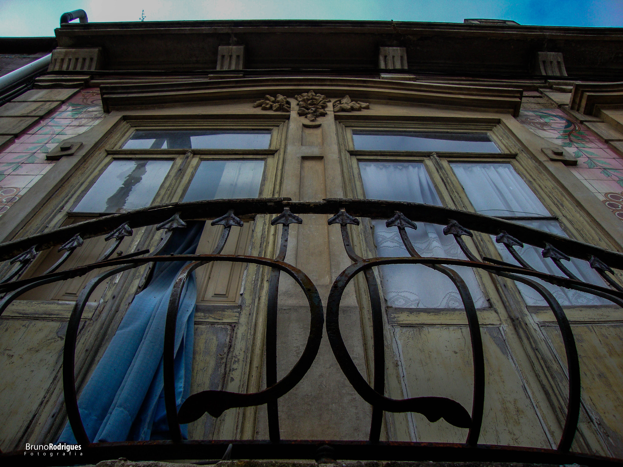 Sony DSC-W210 sample photo. Abandoned house photography