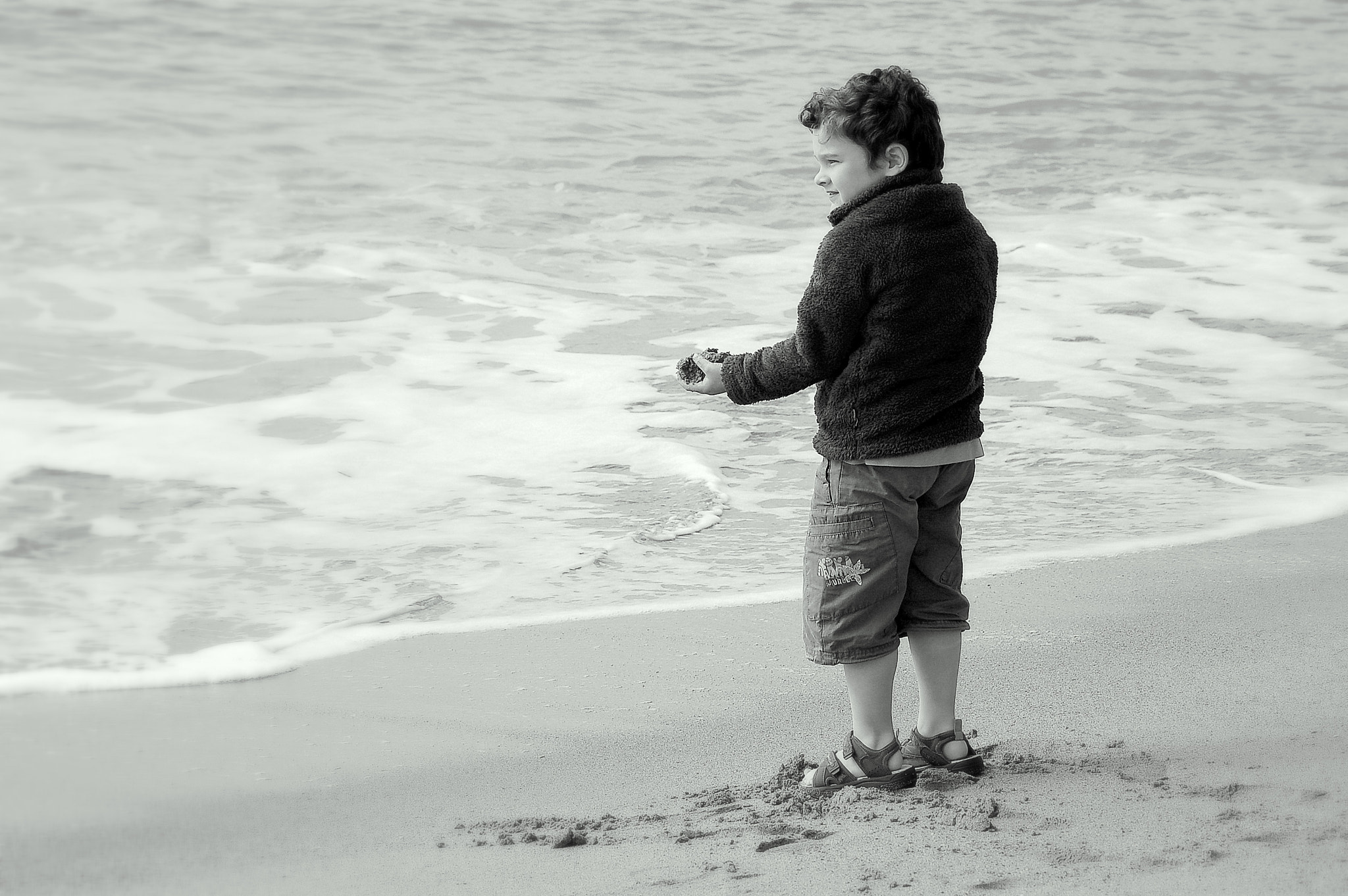 Nikon D50 sample photo. ...and the sea photography