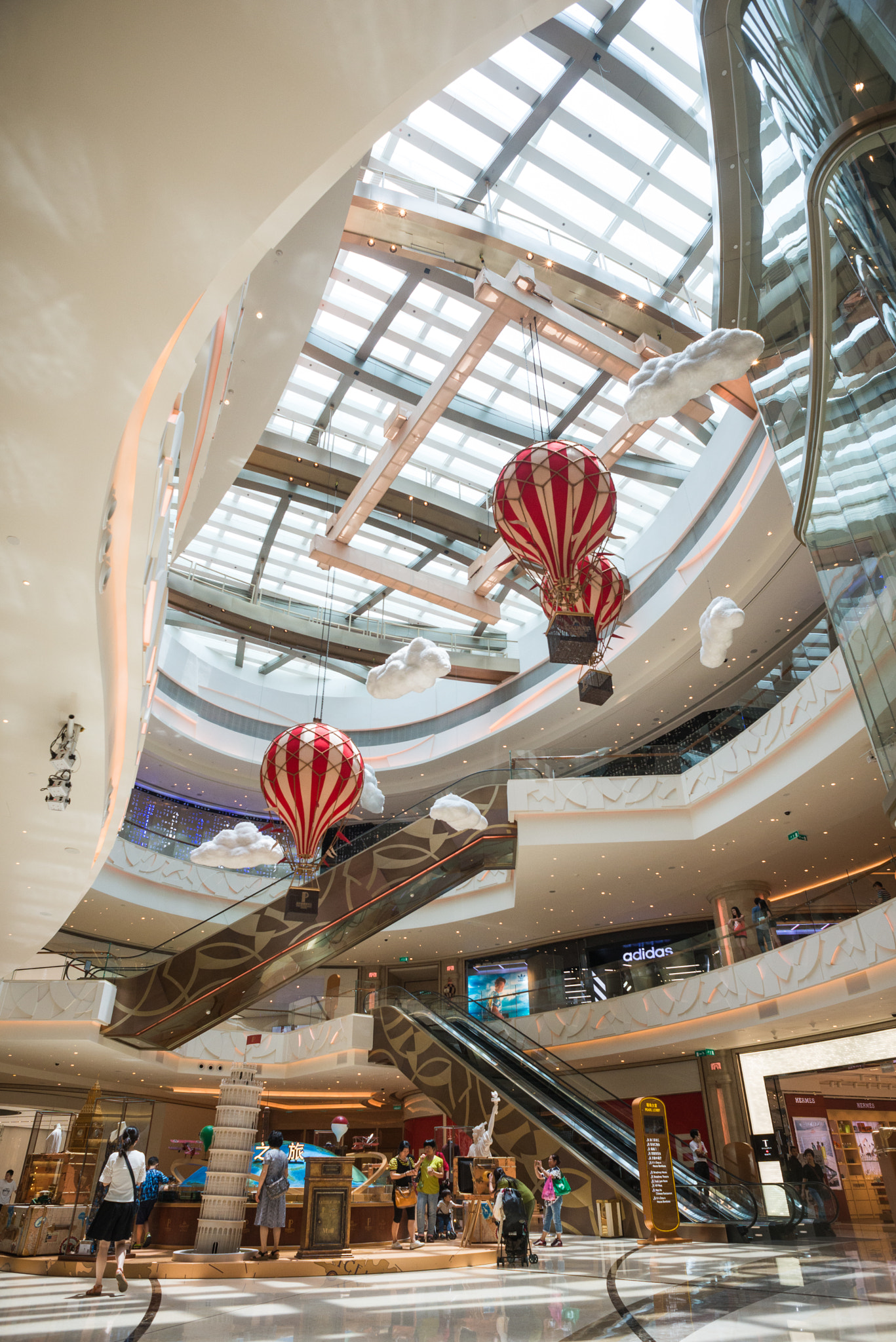 Nikon AF Nikkor 20mm F2.8D sample photo. Balloons inside shopping mall photography