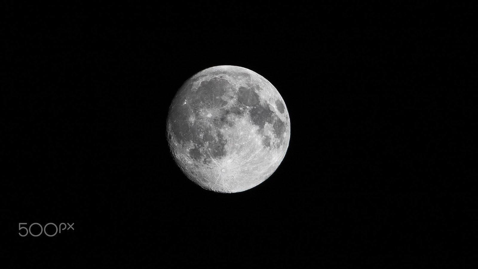 Canon EOS 40D + Tamron SP 70-300mm F4-5.6 Di VC USD sample photo. Moon photography