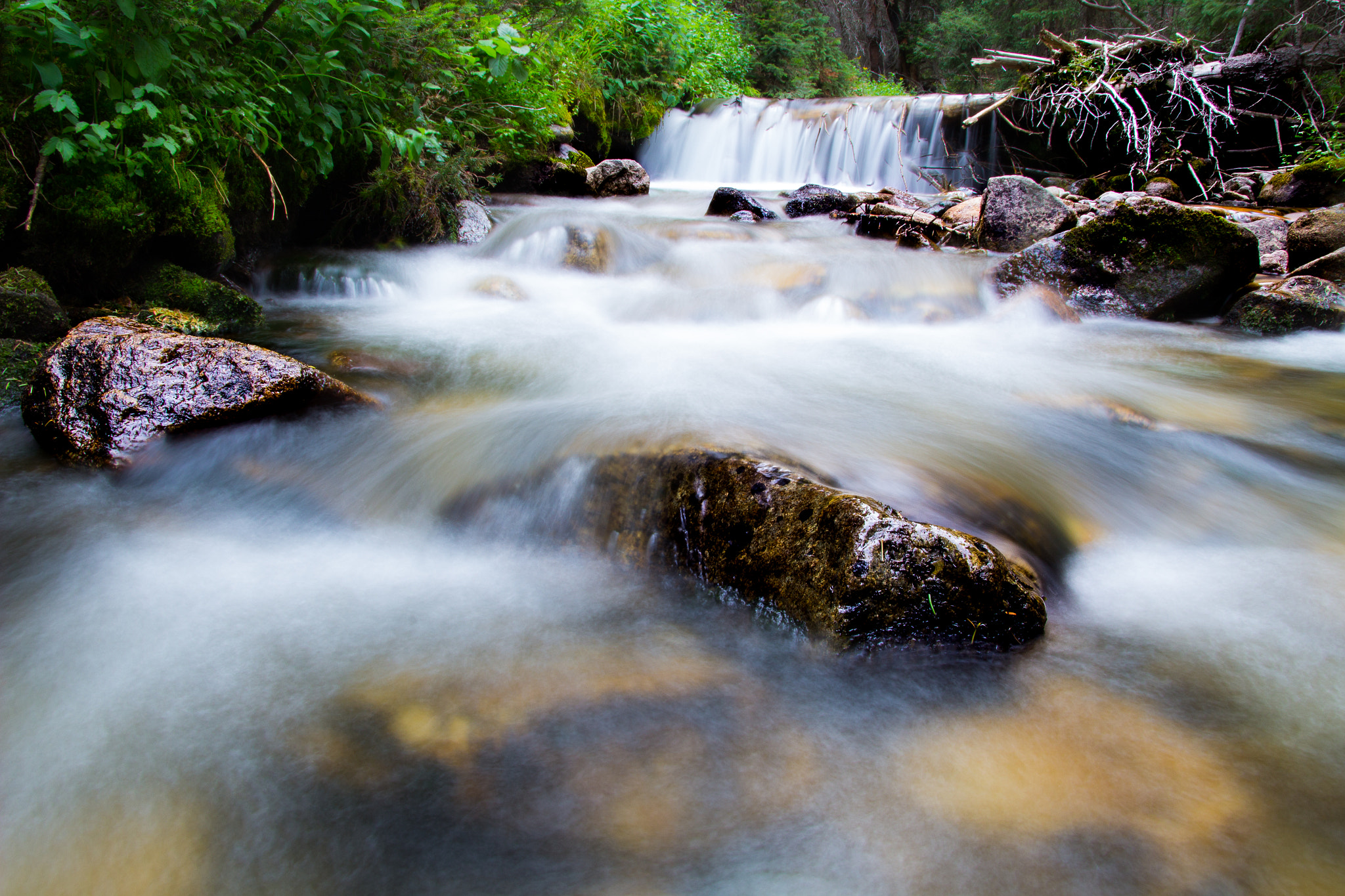 Canon EF-S 17-55mm F2.8 IS USM sample photo. River flows photography