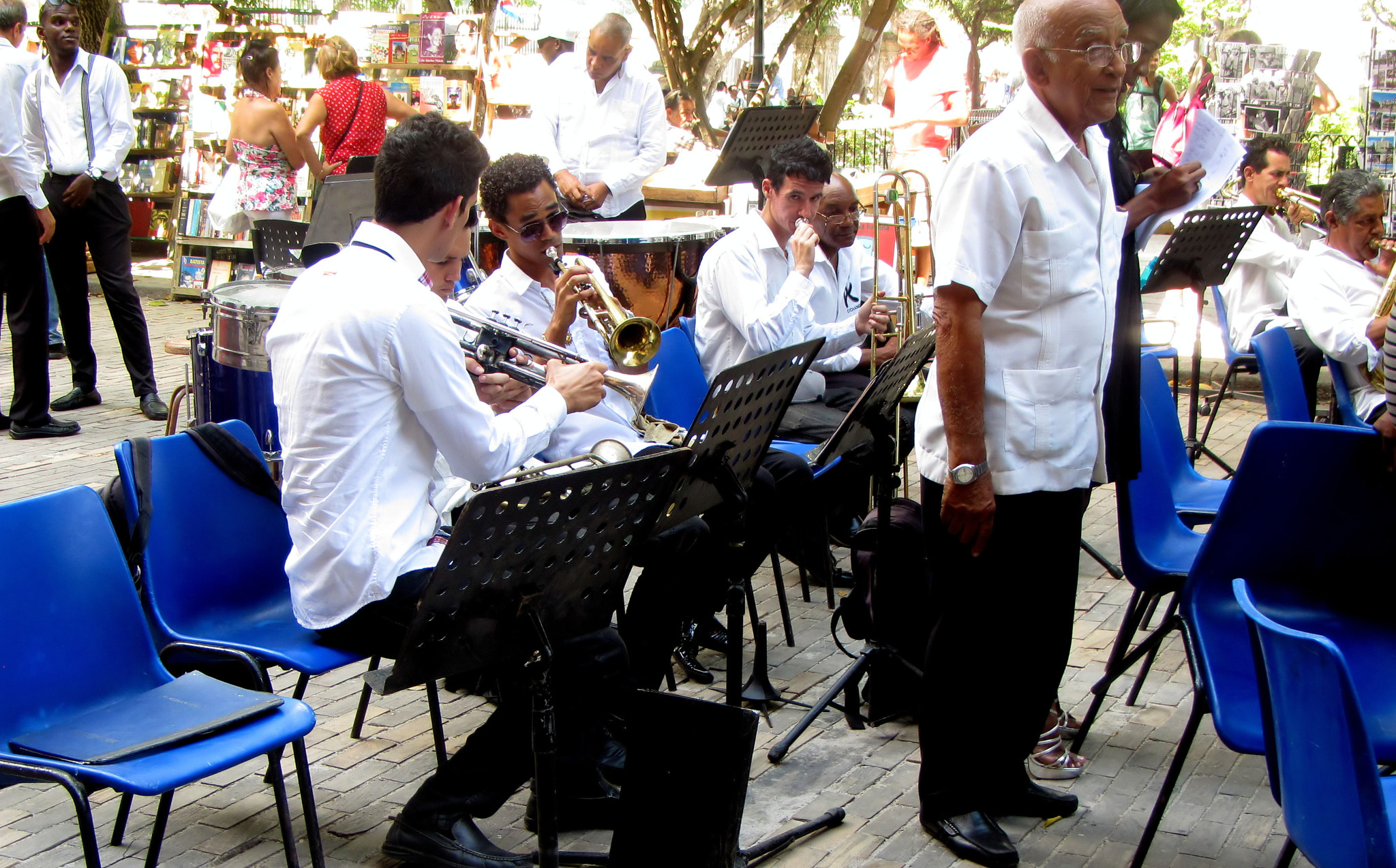 Canon PowerShot SD4500 IS (IXUS 1000 HS / IXY 50S) sample photo. Cuban musicians. photography