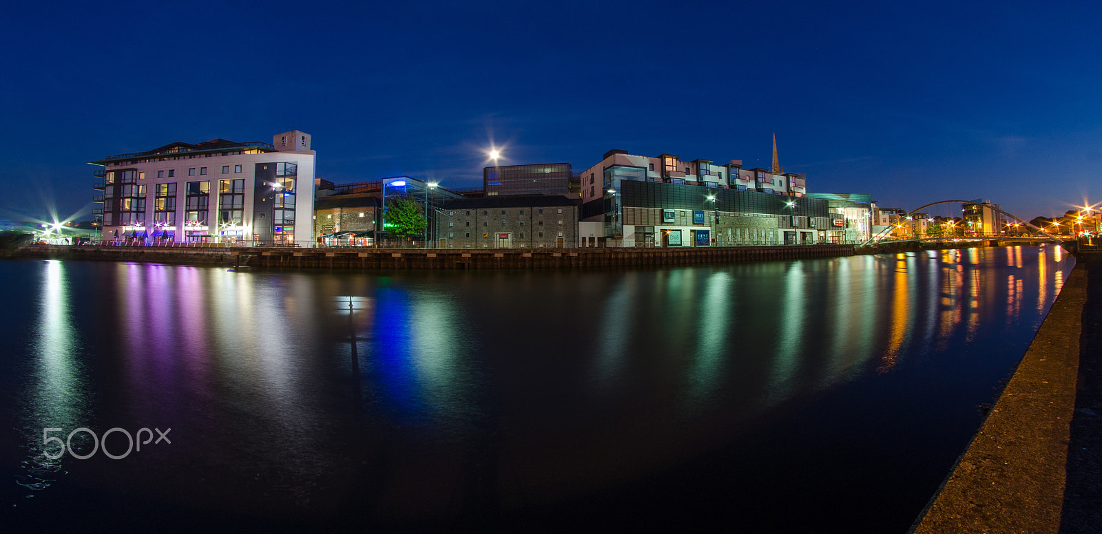 Nikon D7000 + Samyang 8mm F3.5 Aspherical IF MC Fisheye sample photo. Drogheda at twilight photography