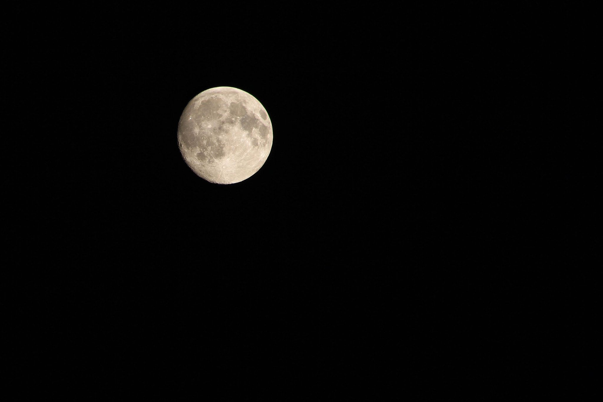 Canon EOS 7D + Canon 18-270mm sample photo. Moonlight photography