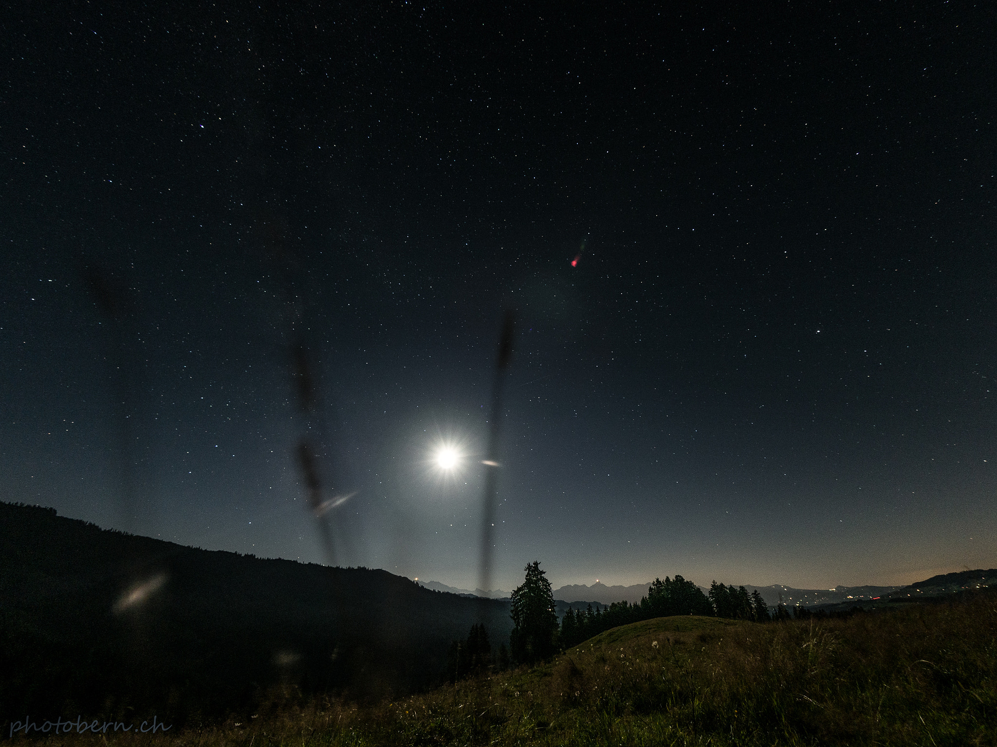 Olympus OM-D E-M10 II + OLYMPUS M.8mm F1.8 sample photo. Mond und sterne photography