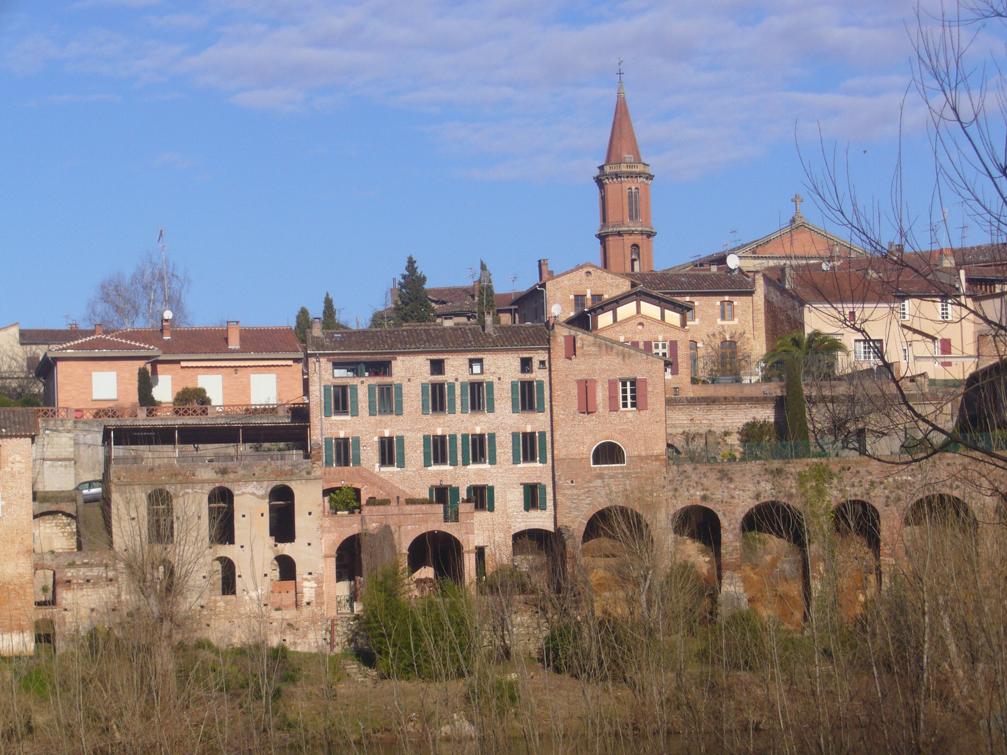Panasonic DMC-FX9 sample photo. Albi 2009 downtown sky photography