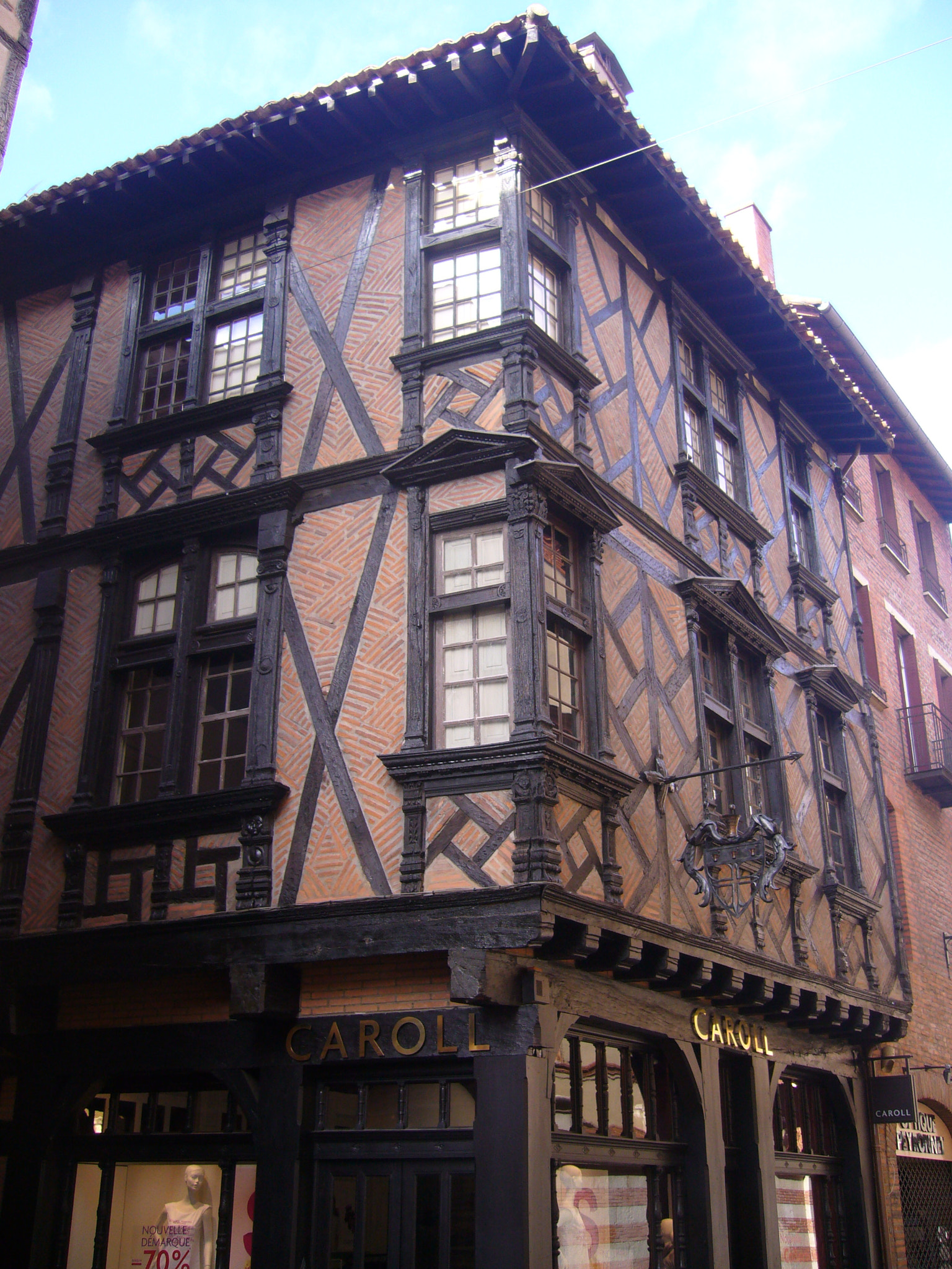 Panasonic DMC-FX9 sample photo. Albi 2009 downtown streets photography