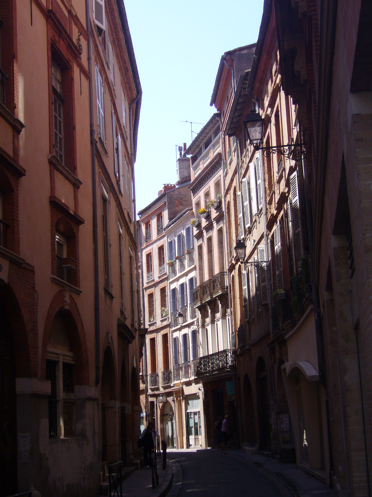 Panasonic DMC-FX9 sample photo. Toulouse & bricks photography