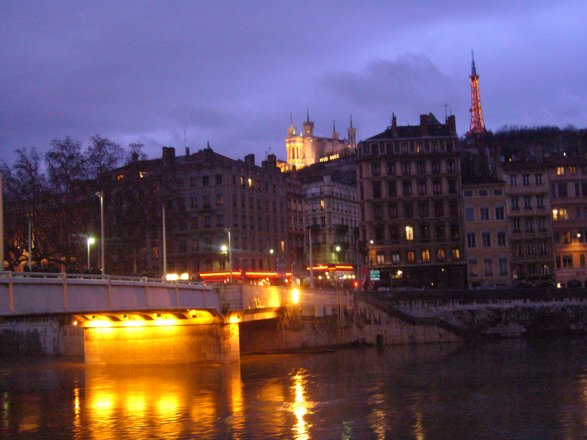 Panasonic DMC-FX9 sample photo. Lyon by night soane or rhone ? photography