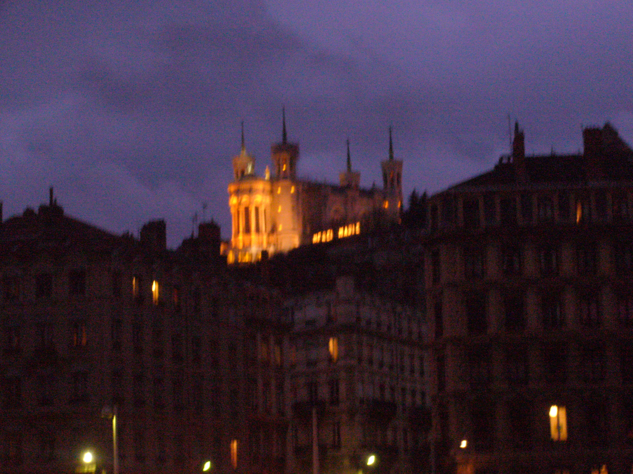 Panasonic DMC-FX9 sample photo. Lyon by night fourvieres photography