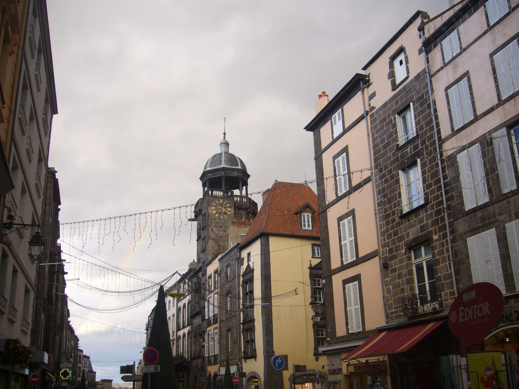 Panasonic DMC-FX9 sample photo. Riom street in grey photography