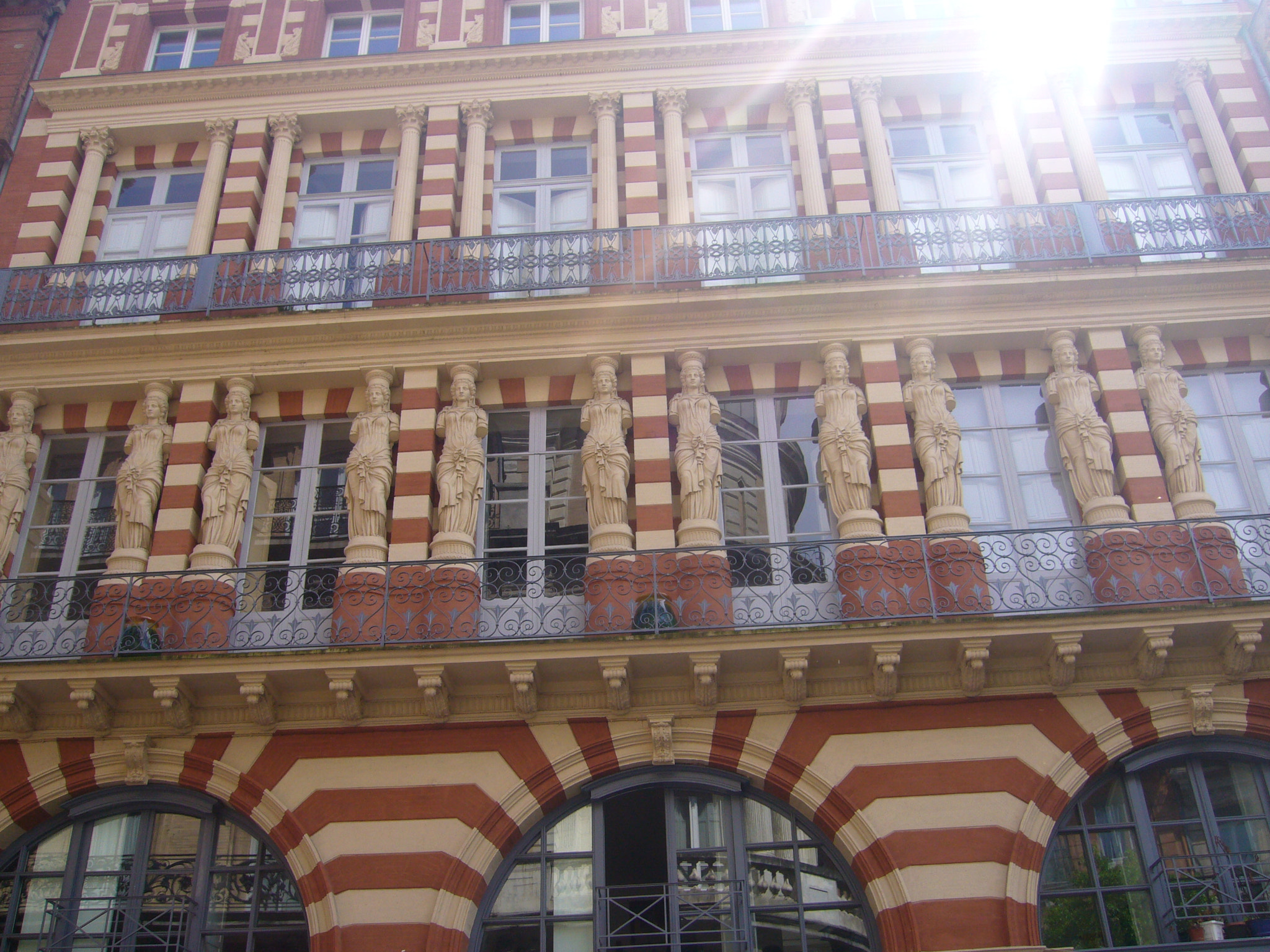 Panasonic DMC-FX9 sample photo. Toulouse inspiration and light photography