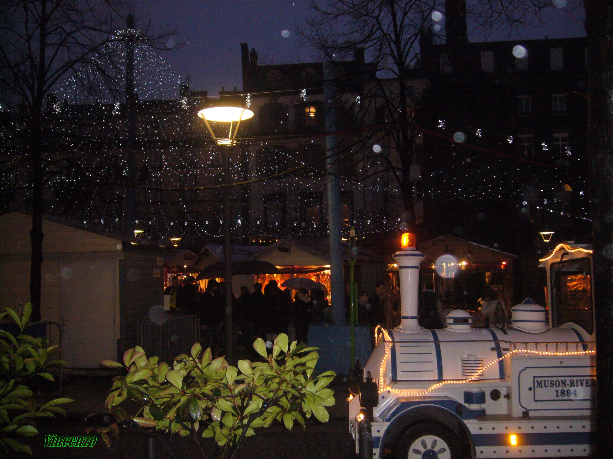 Panasonic DMC-FX9 sample photo. Unexpected winter & train photography
