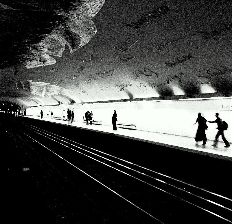 Canon DIGITAL IXUS 850 IS sample photo. Subway ~ cluny ~ la sorbonne ~ paris ~ mjyj photography