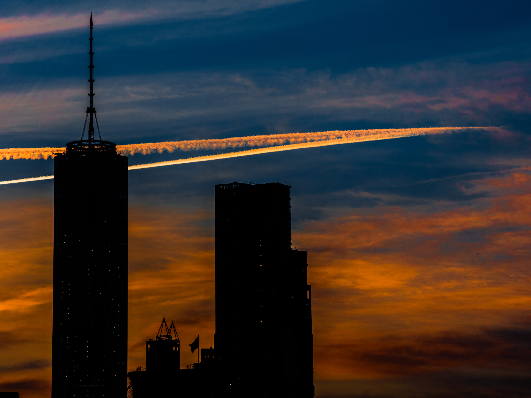 Canon EF 70-200mm F2.8L USM sample photo. Airplane path photography