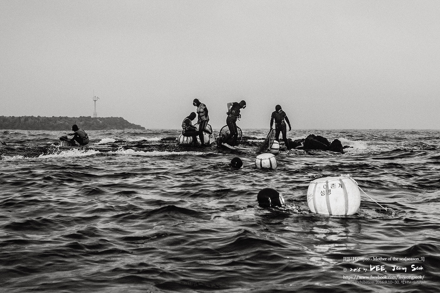 Nikon D4S + Nikon AF-S Nikkor 35mm F1.4G sample photo. Jeju haenyeo(women divers) photography