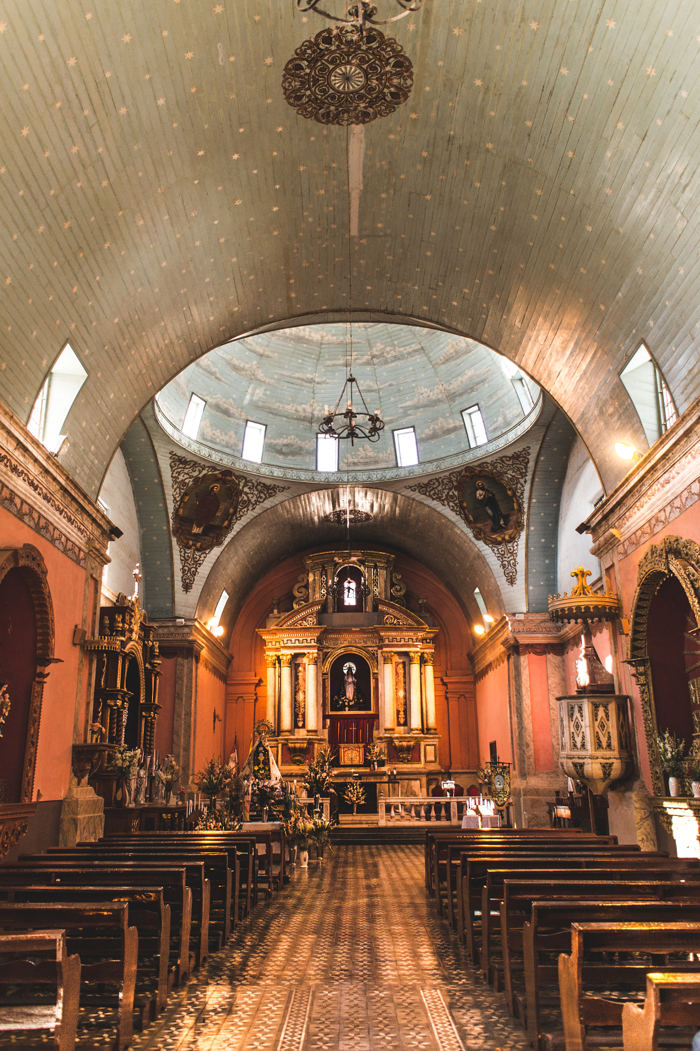 Sigma 18-50mm F2.8-4.5 DC OS HSM sample photo. Iglesia de santiago apóstol photography