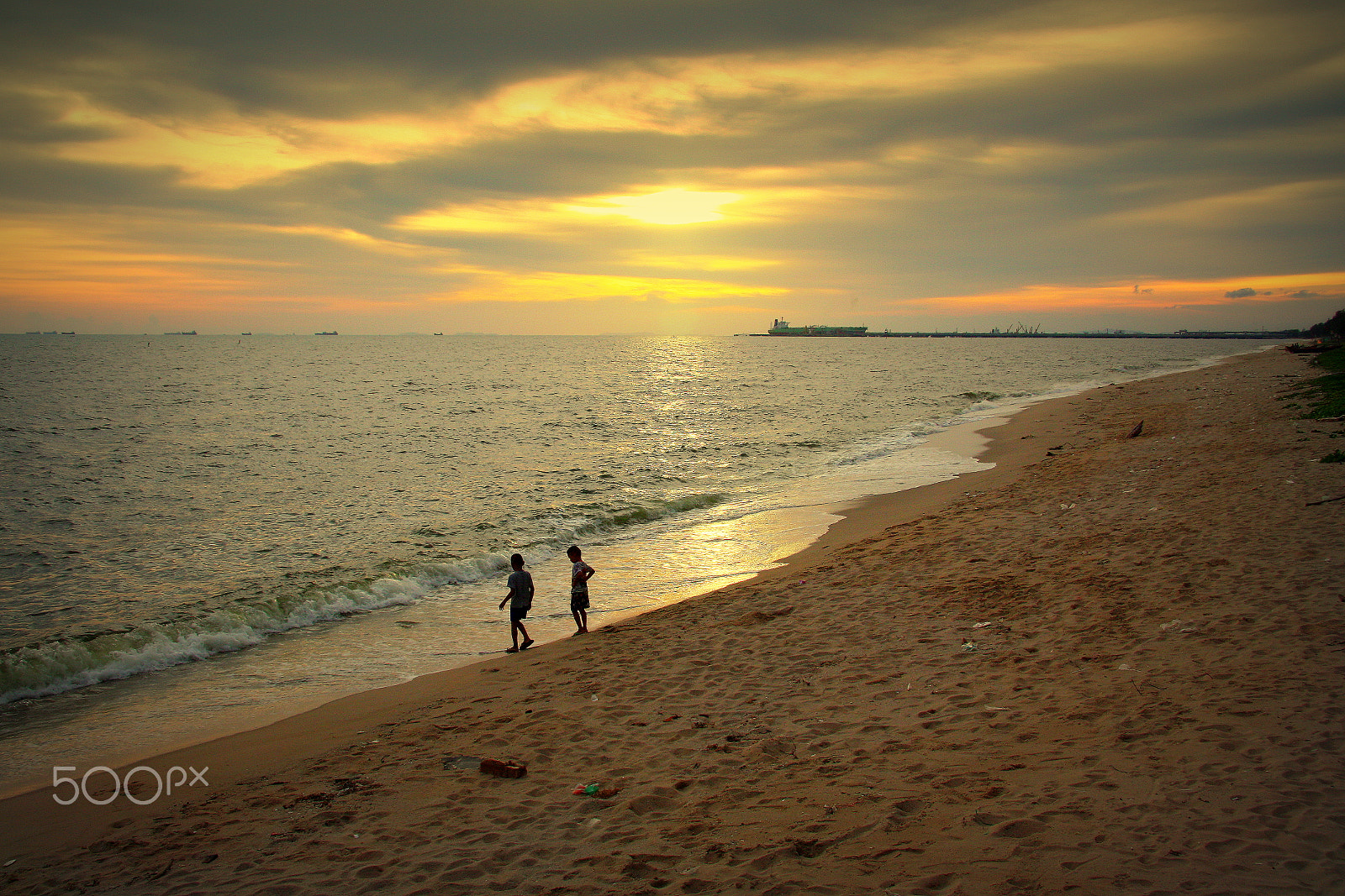 Canon EF-S 17-85mm F4-5.6 IS USM sample photo. Sunset rayong photography