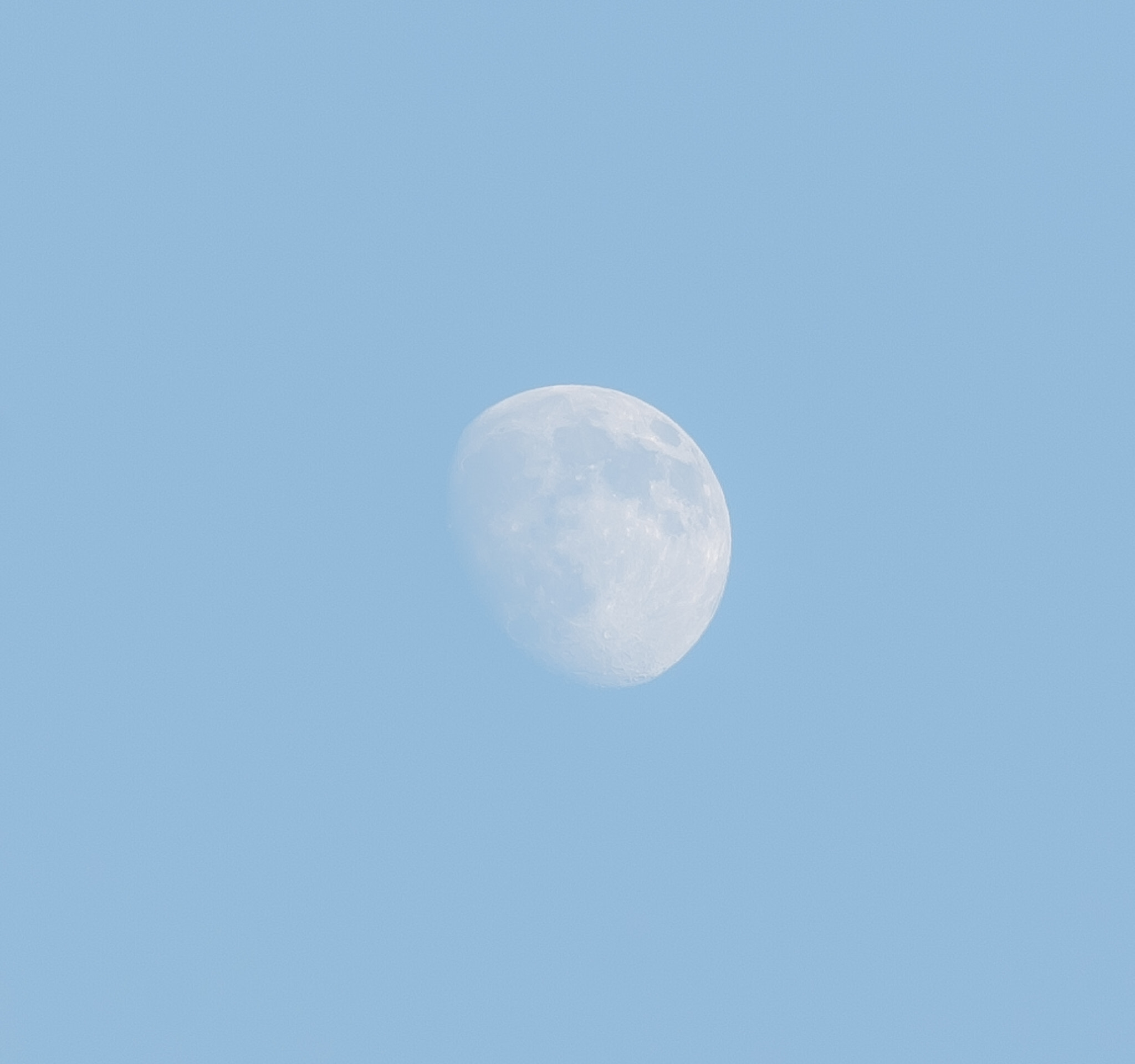 Sigma 70-200mm F2.8 EX DG Macro HSM II sample photo. Moon photography