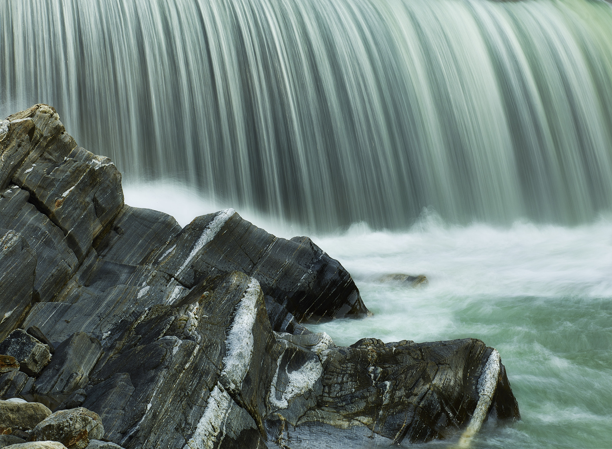 Phase One IQ140 sample photo. Water curtain ! photography