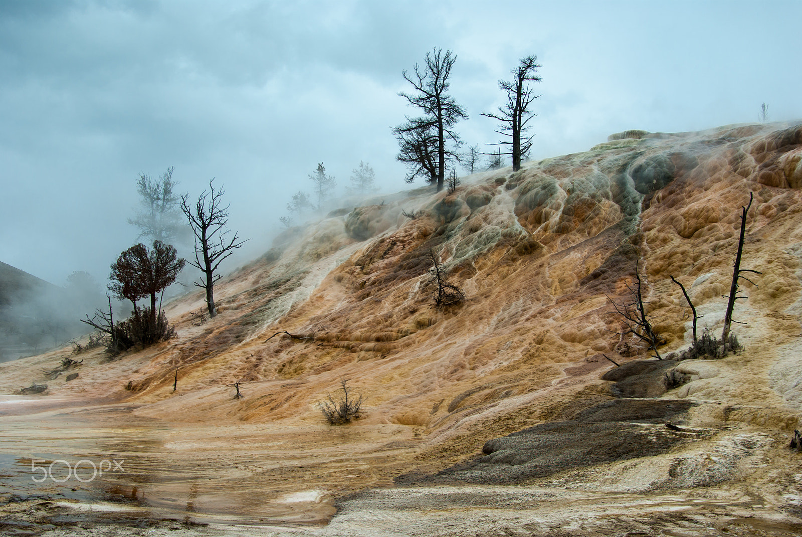 Pentax smc DA* 16-50mm F2.8 ED AL (IF) SDM sample photo. Misty mammoth hot springs photography