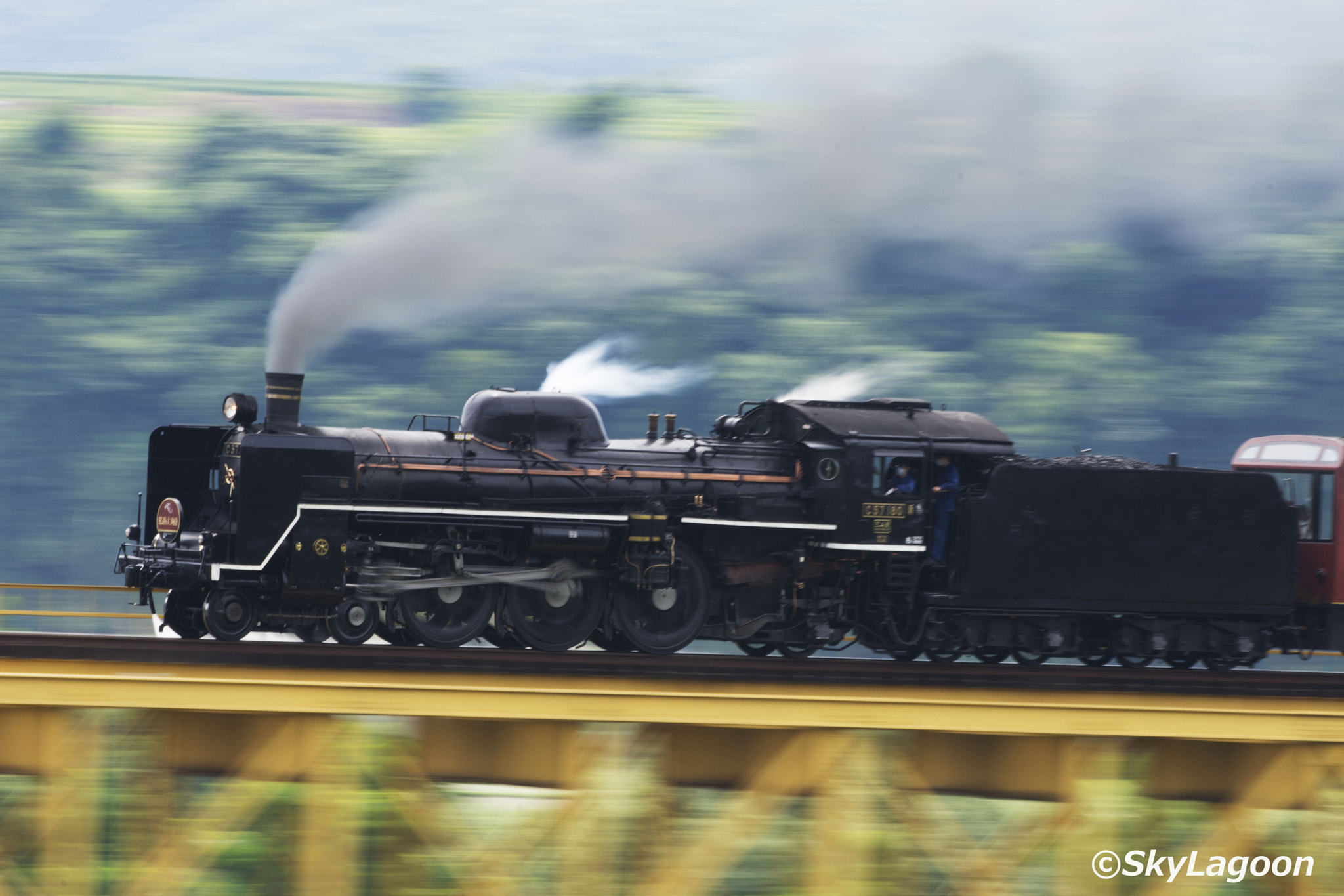 Nikon AF-S Nikkor 300mm F2.8G ED VR II sample photo. Summer in ban'etsu line photography