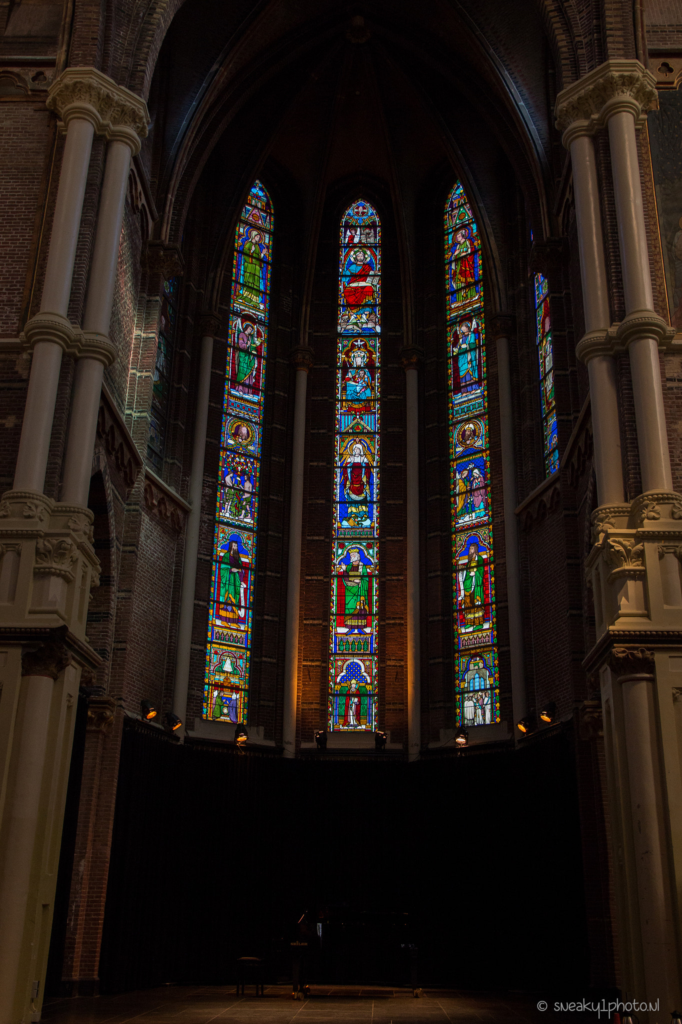 Sigma 17-70mm F2.8-4 DC Macro OS HSM sample photo. View in a church photography