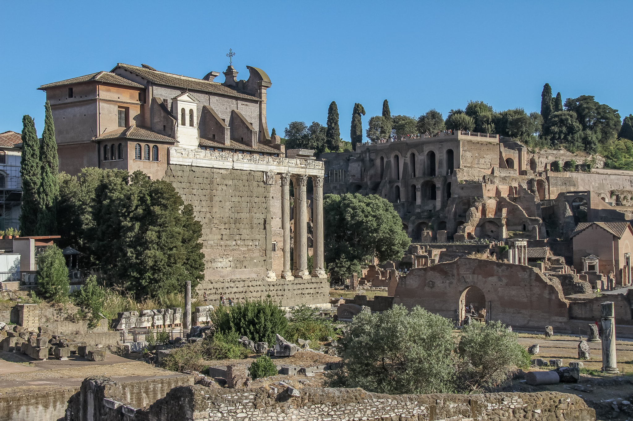 Canon EOS 7D + Canon EF-S 18-200mm F3.5-5.6 IS sample photo. #rome #ruins #italy #travel #europe photography