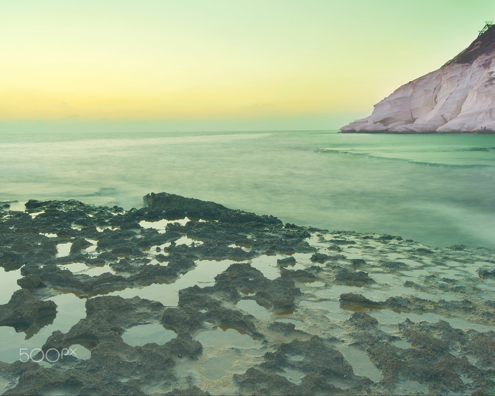 Sigma 15-30mm f/3.5-4.5 EX DG Aspherical sample photo. Sunset in green photography
