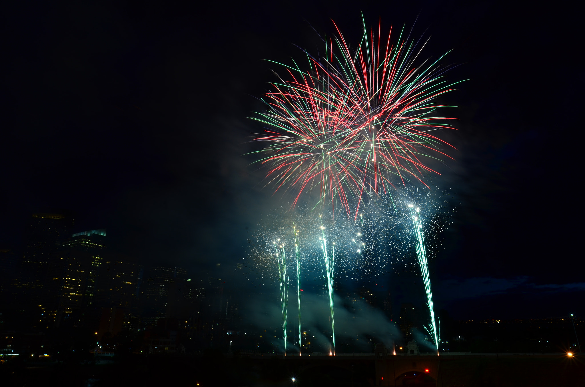 Nikon D5100 + Sigma 14mm F2.8 EX Aspherical HSM sample photo. Canada day fireworks 2015 photography