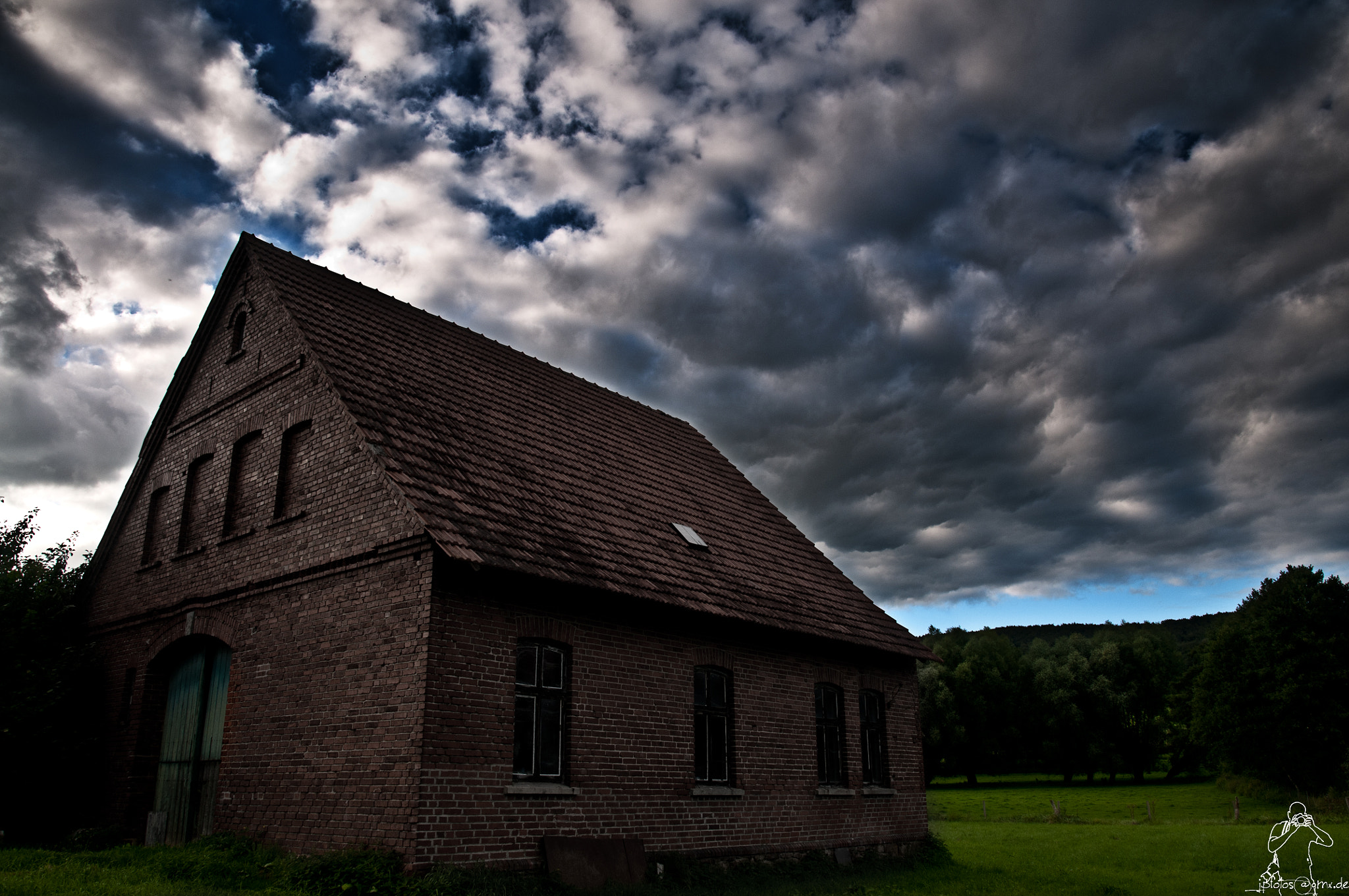 Sigma 17-50mm F2.8 EX DC OS HSM sample photo. The fogotten cottage photography