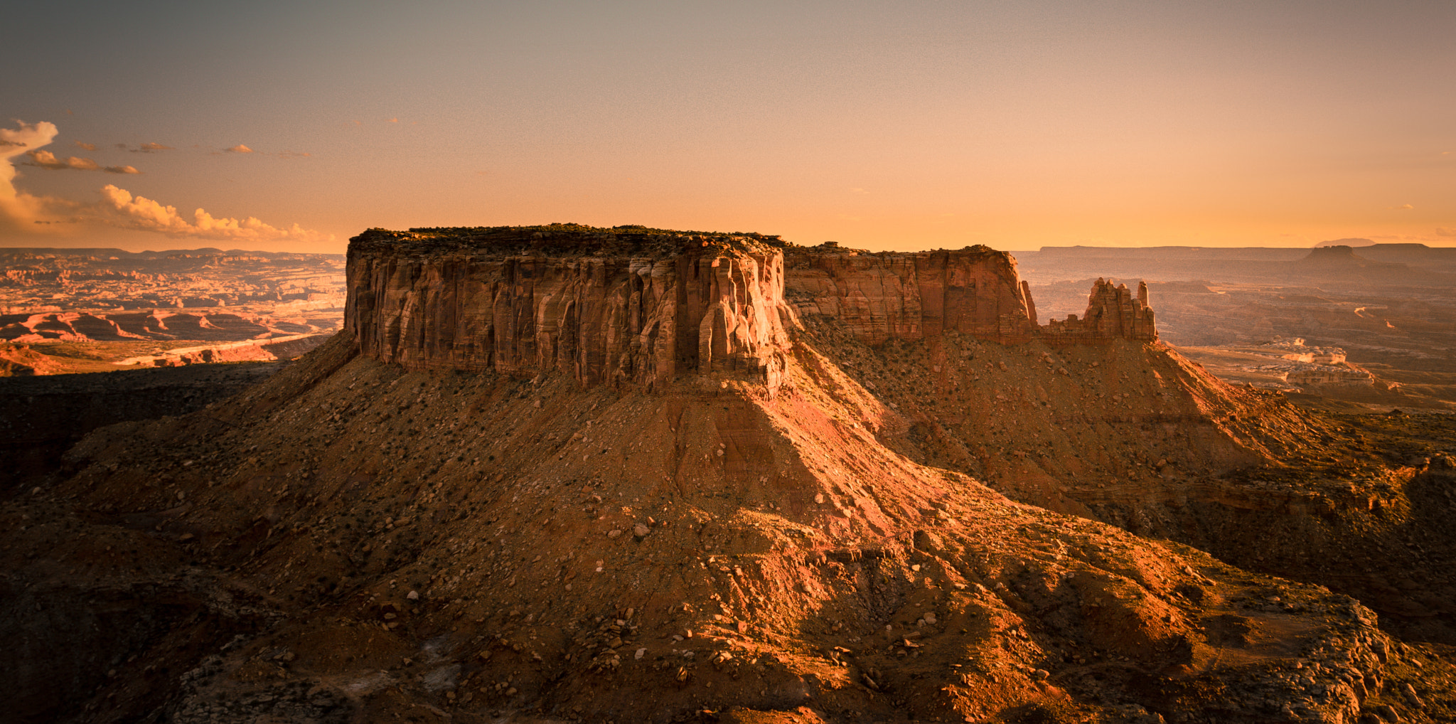 Canon EOS 750D (EOS Rebel T6i / EOS Kiss X8i) + Canon EF 17-40mm F4L USM sample photo. Junction butte photography