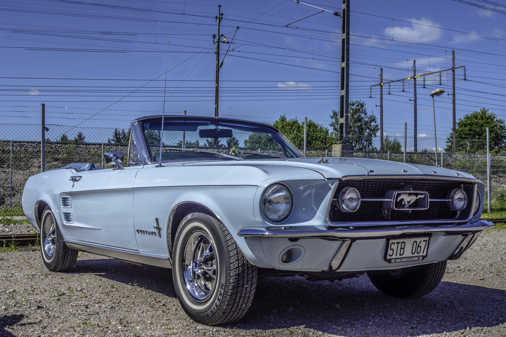 AF Zoom-Nikkor 28-85mm f/3.5-4.5 sample photo. Mustang hdr sally. photography