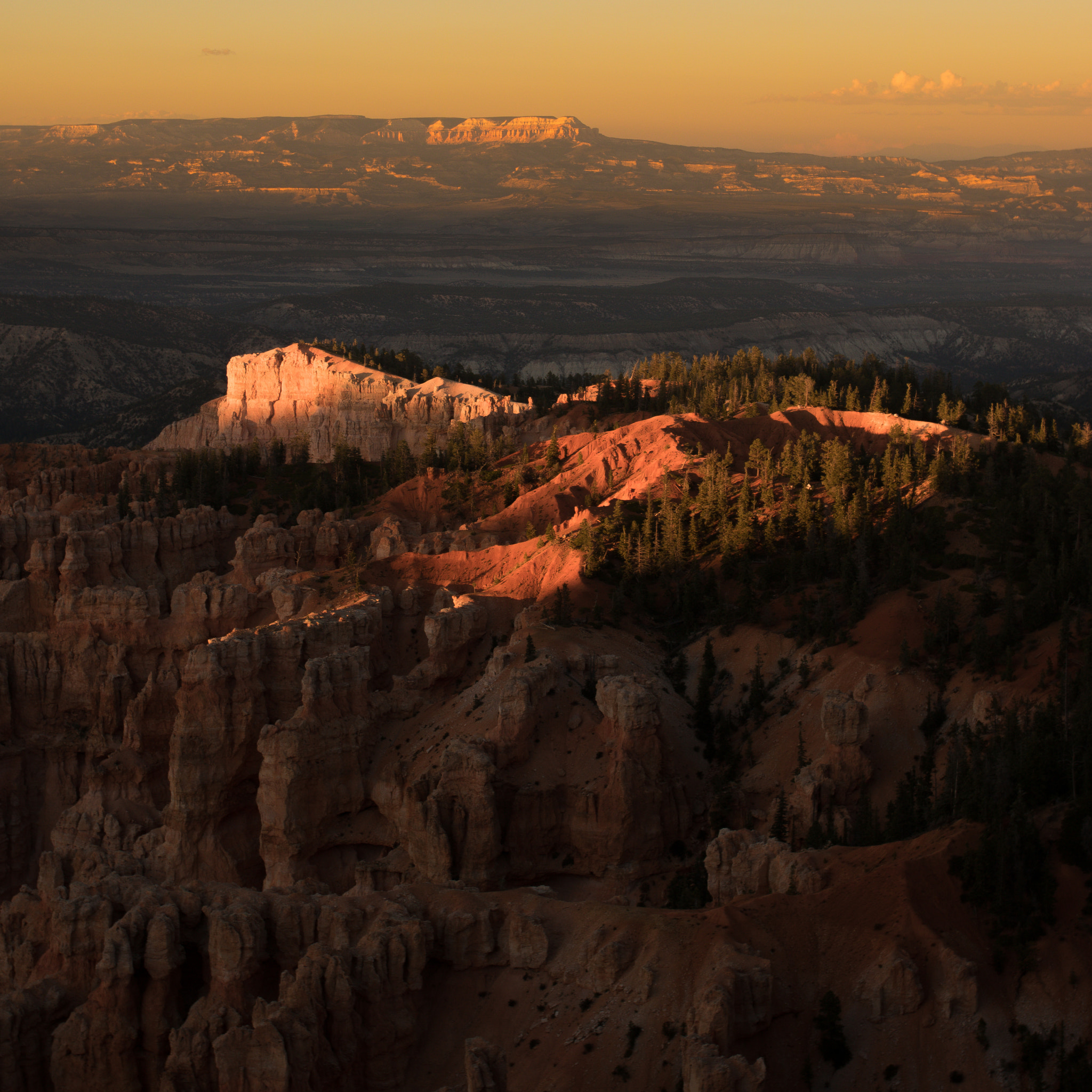 Canon EOS 750D (EOS Rebel T6i / EOS Kiss X8i) + Canon EF 17-40mm F4L USM sample photo. Bryce canyon photography