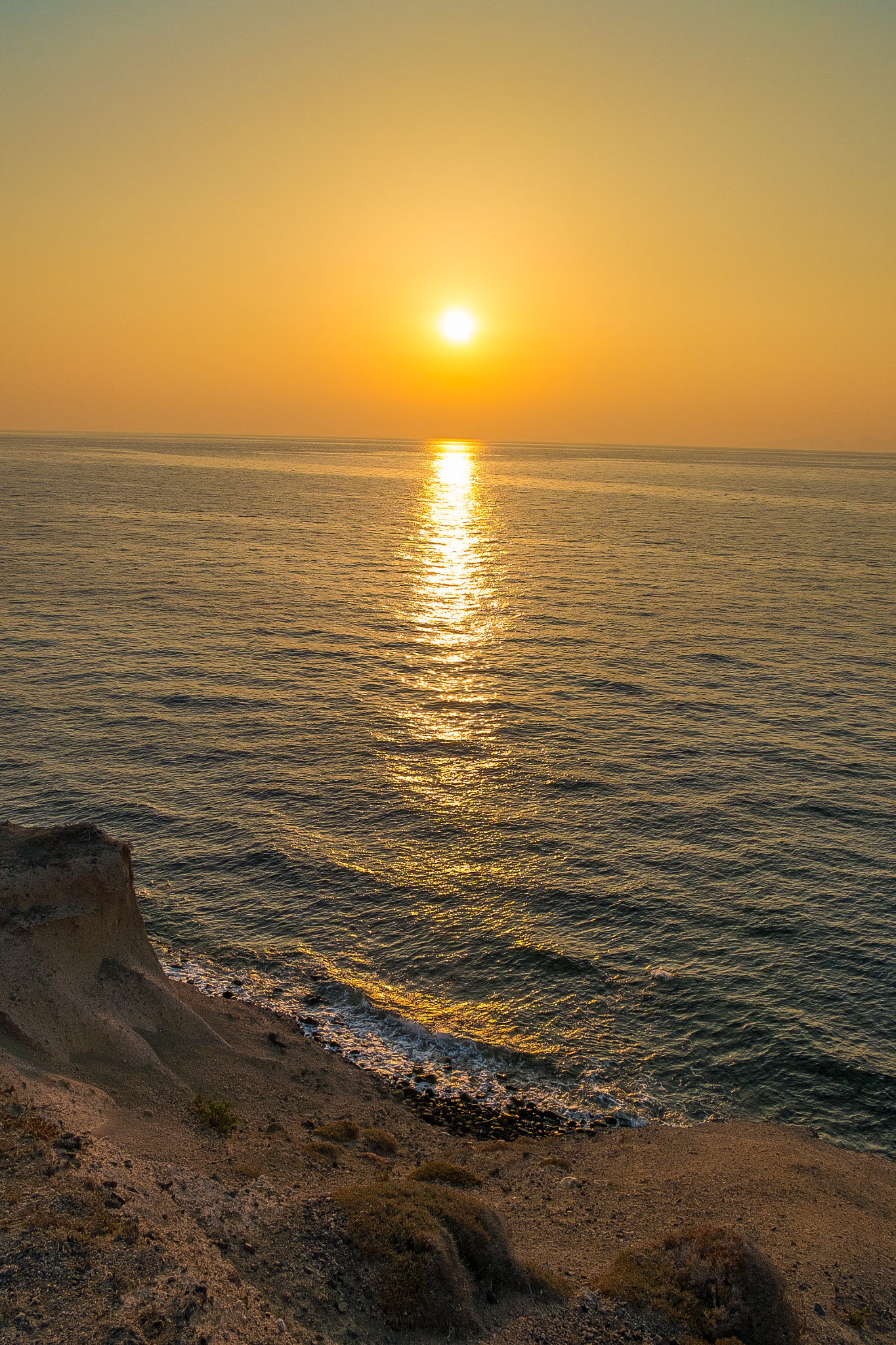 Fujifilm X-M1 + Fujifilm XF 18-55mm F2.8-4 R LM OIS sample photo. Oia nord sunset photography