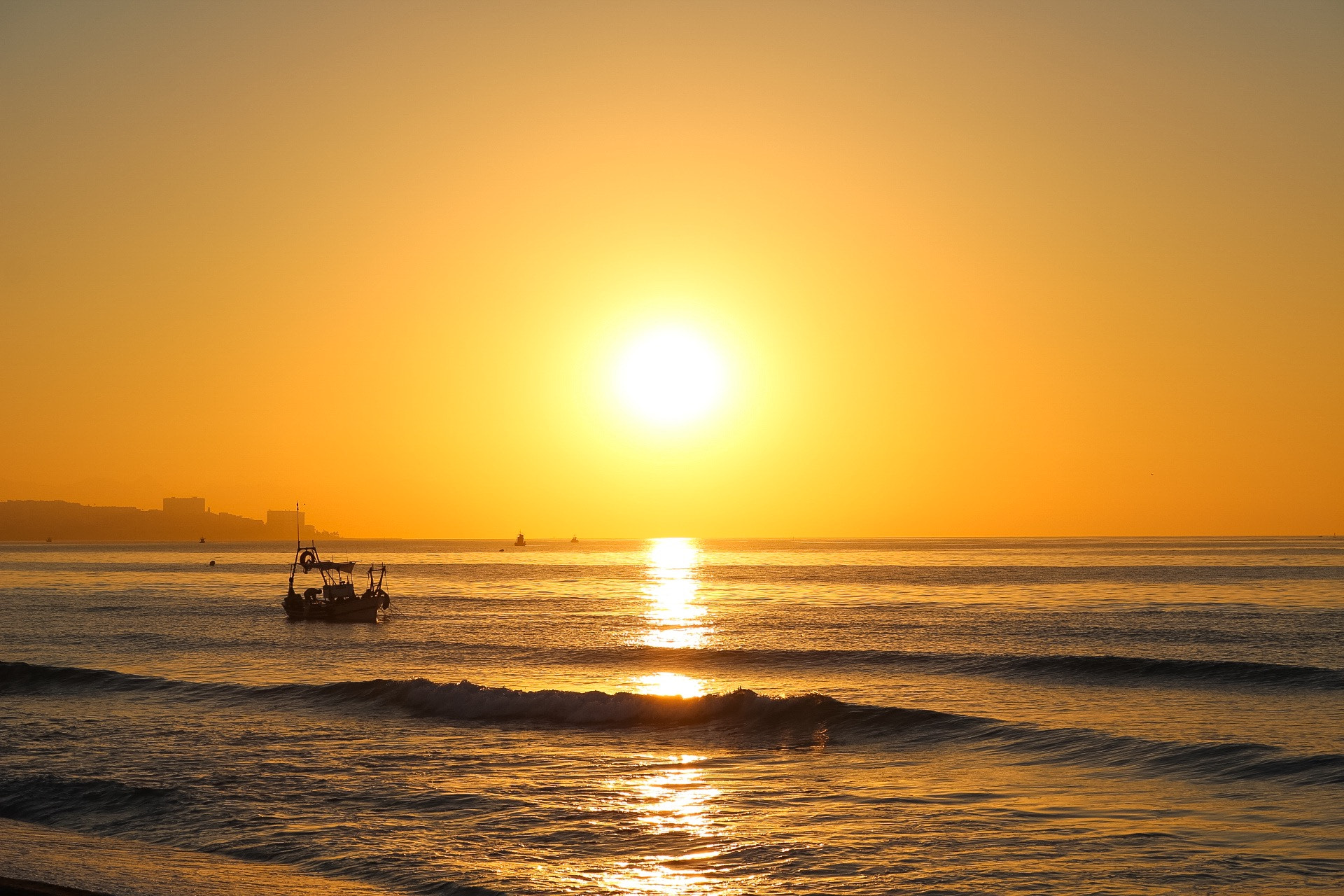 Canon EOS 760D (EOS Rebel T6s / EOS 8000D) sample photo. Coastal sunrise photography
