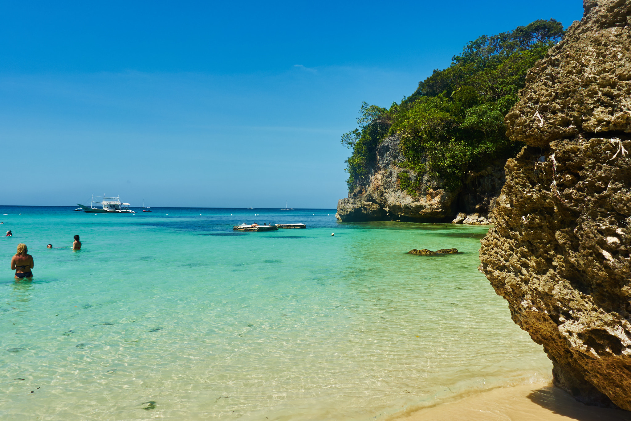 Sony E 16-50mm F3.5-5.6 PZ OSS sample photo. Turquoise beach in boracay photography